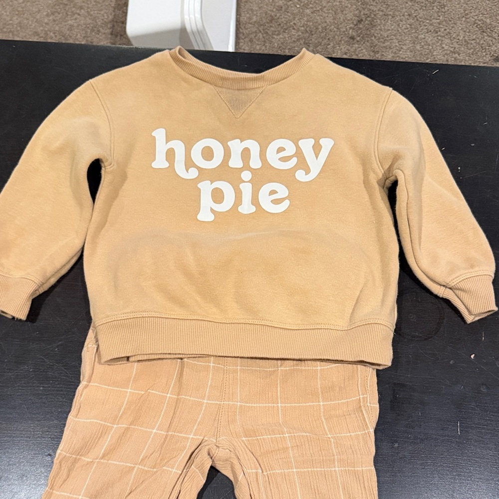 Lauren Conrad Little Co 2T honey Pie Crewneck Sweatshirt  and pants